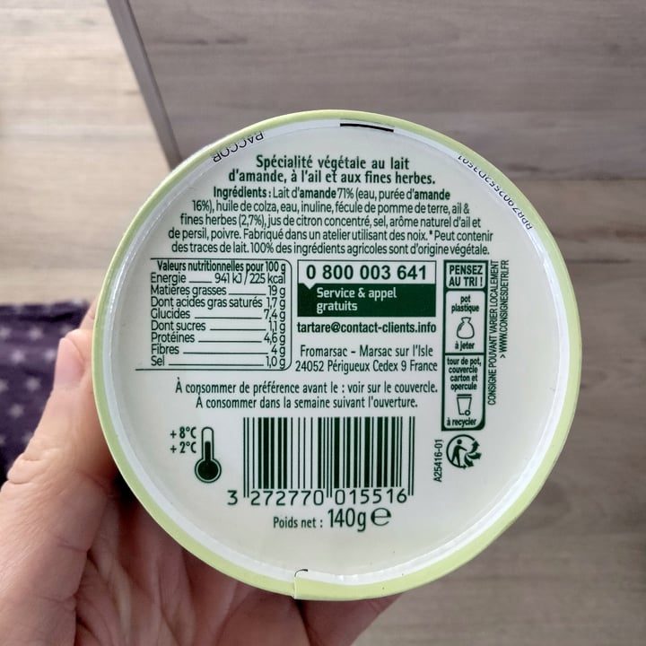 review photo of Tartare 100% végétal au lait d'amande ail et fines herbes shared by @clairett on 12 Jan 2022 - review