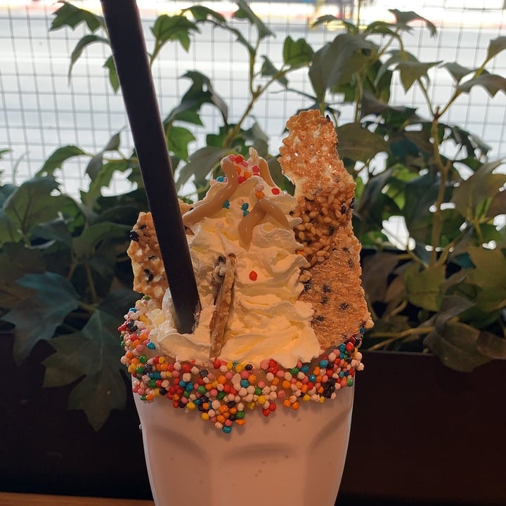 photo of Goodness Pink Bamba Milkshake shared by @noam on  03 Jul 2021 - review