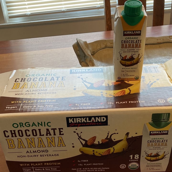 photo of Kirkland Signature Organic chocolate banana almond shared by @terryberrybee on  09 May 2022 - review