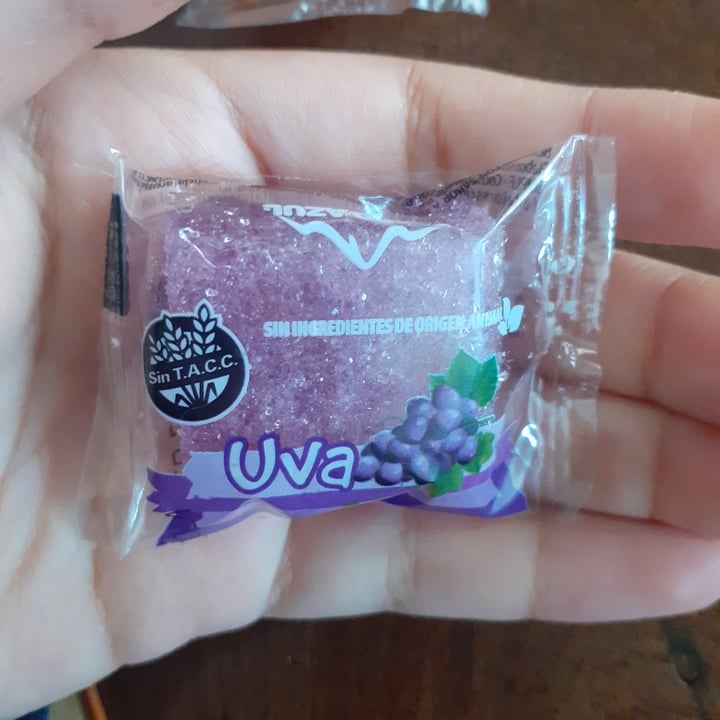review photo of Cerro Azul Bombón sabor Uva shared by @zoemontiel on 19 May 2021 - review