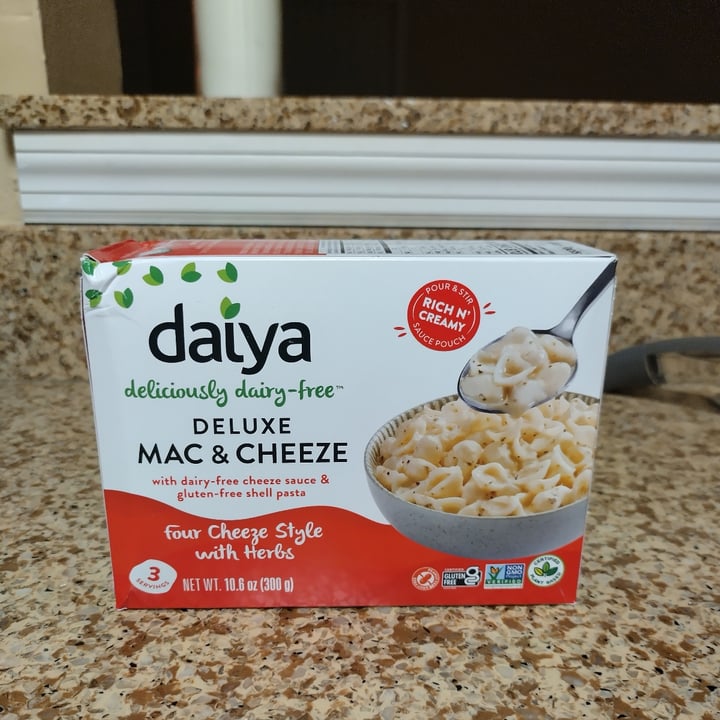 photo of Daiya Four Cheeze Flavour With Herbs Plant Based Deluxe Cheezy Mac shared by @alyssaa on  19 Oct 2022 - review