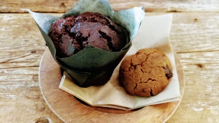 photo of Urban Shaman Chocolate Banana Muffin shared by @atarherbivora on  27 Aug 2019 - review