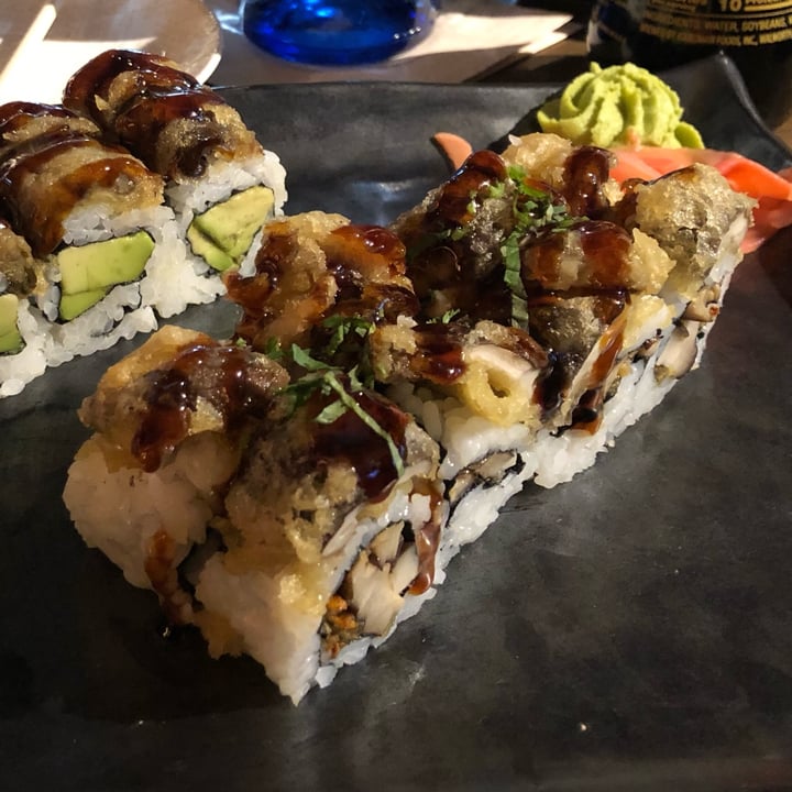 photo of Blue Sushi Sake Grill Shiitake To Me roll shared by @srw4 on  06 Feb 2022 - review