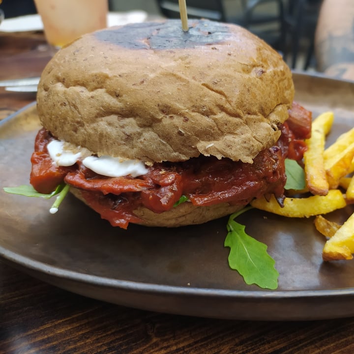 photo of Vrutal BBQ Pulled Mushroom Bap shared by @teysis on  25 Nov 2020 - review