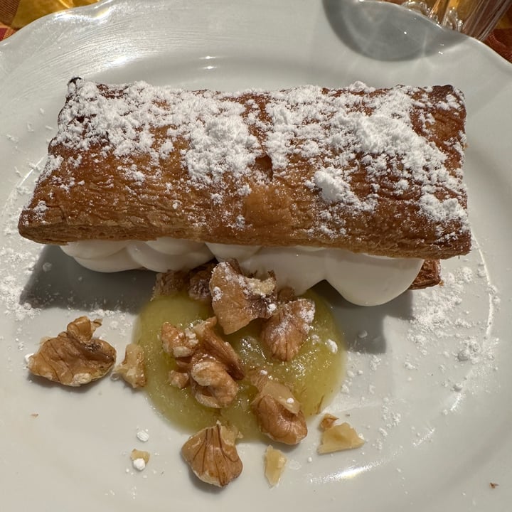 review photo of Trattoria Vegetale - Antonio Chiodi Latini Millefoglie Di Chantilly Con Purea Di Mele E Noci shared by @cip88 on 21 Nov 2022 - review