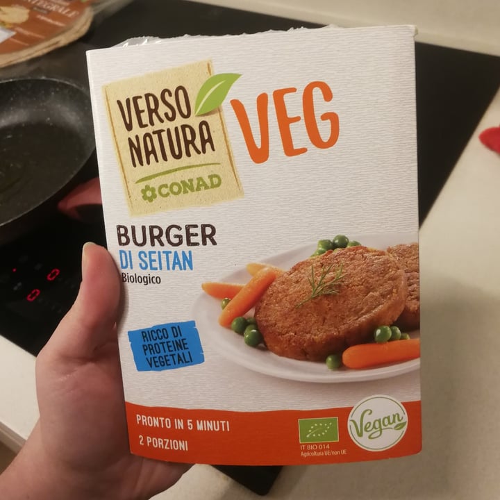 photo of Verso Natura Conad Veg Burger Di Seitan Biologico shared by @claudiam314 on  03 Feb 2022 - review