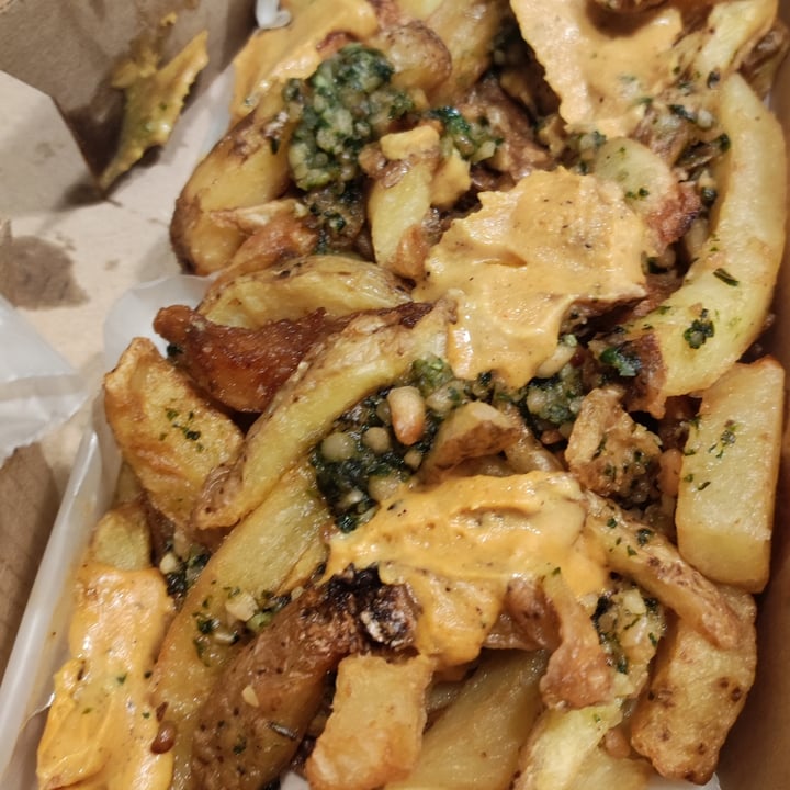 photo of Crisana Plant Based (Delivery y Take Away) Papas con cheddar y pesto shared by @maraf on  11 Sep 2022 - review