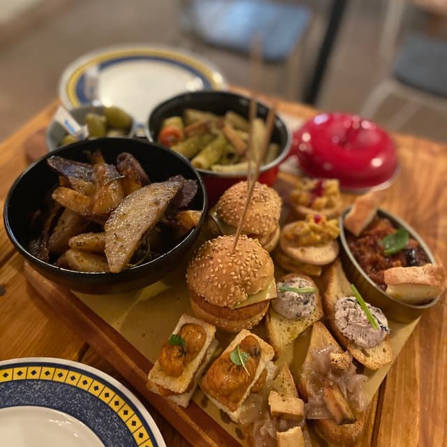 菜肴“Tagliere da aperitivo”的照片