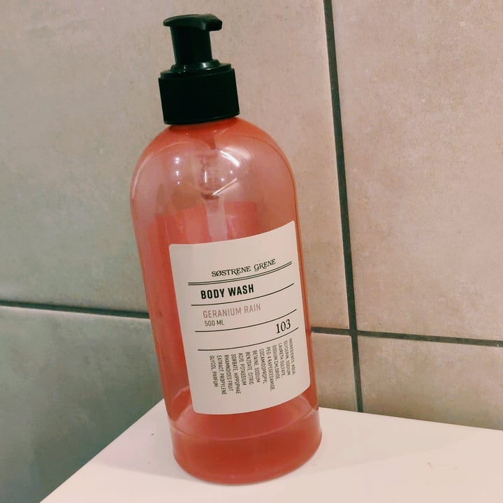 photo of Søstrene Grene Body Wash - Geranium Rain shared by @auroraitland on  23 Apr 2020 - review