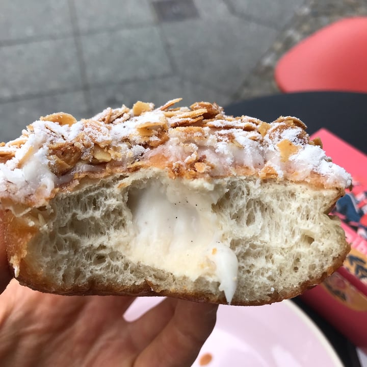 photo of Brammibal's Donuts Bienenstich Donut shared by @david- on  09 Oct 2021 - review