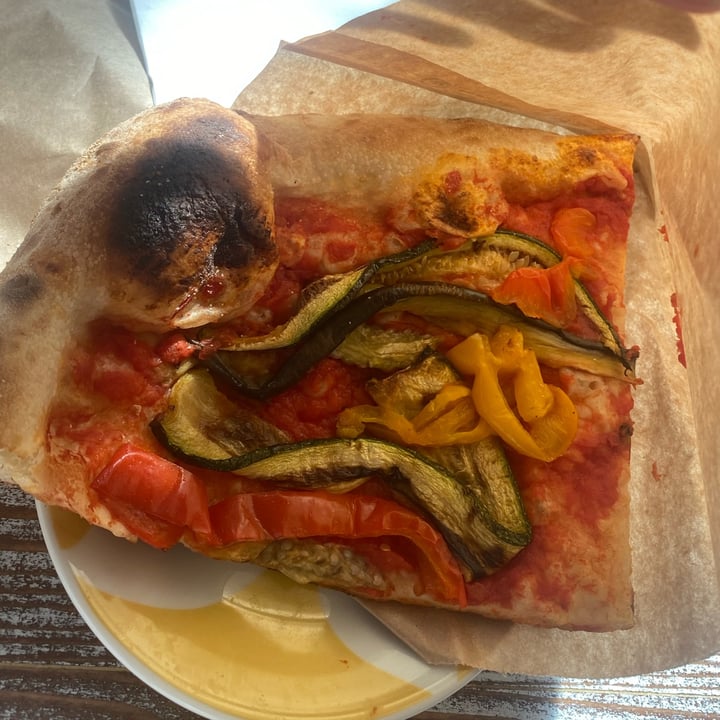 photo of La Zagara L’Imperiale Pizza Slice shared by @devon0 on  04 Oct 2022 - review