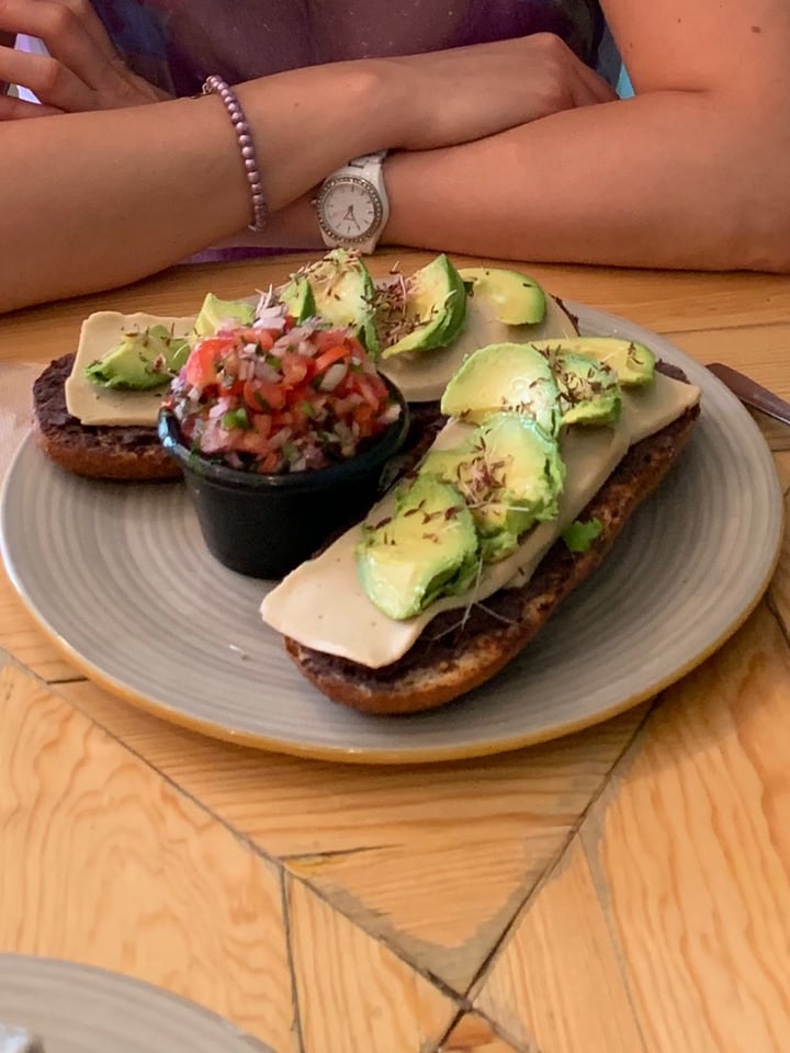 photo of Aura Vegana Molletes shared by @nancy on  25 Jul 2019 - review