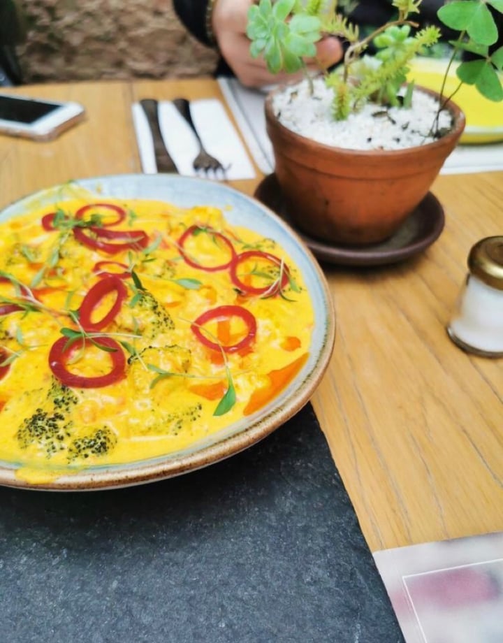 review photo of HervĂboro Cocina Vegana BrĂłcolis Chorreados shared by @angelicarsolarte on 22 Aug 2019 - review