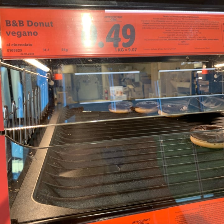 review photo of Lidl donut vegan con cioccolato fondente shared by @elenanancy on 21 Aug 2022 - review