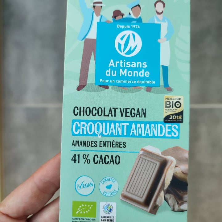 photo of Artisans du Monde Chocolat Vegan Croquant Amandes shared by @frenchvegangirl on  27 Feb 2022 - review