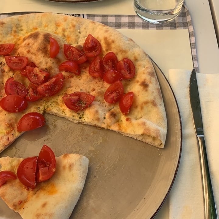 review photo of Drera focaccia con origano e pomodorini ciliegini shared by @valeria04 on 26 Jun 2022 - review