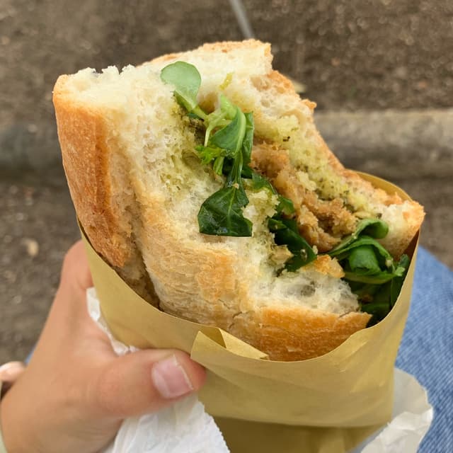 Foto del piatto “Panino con hotdog di seitan”