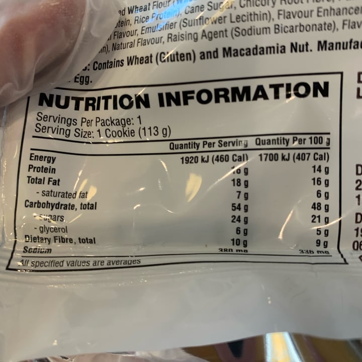 review photo of Lenny & Larry’s The Complete Cookie White Chocolate Macadamia shared by @naomimk on 21 Oct 2021 - review
