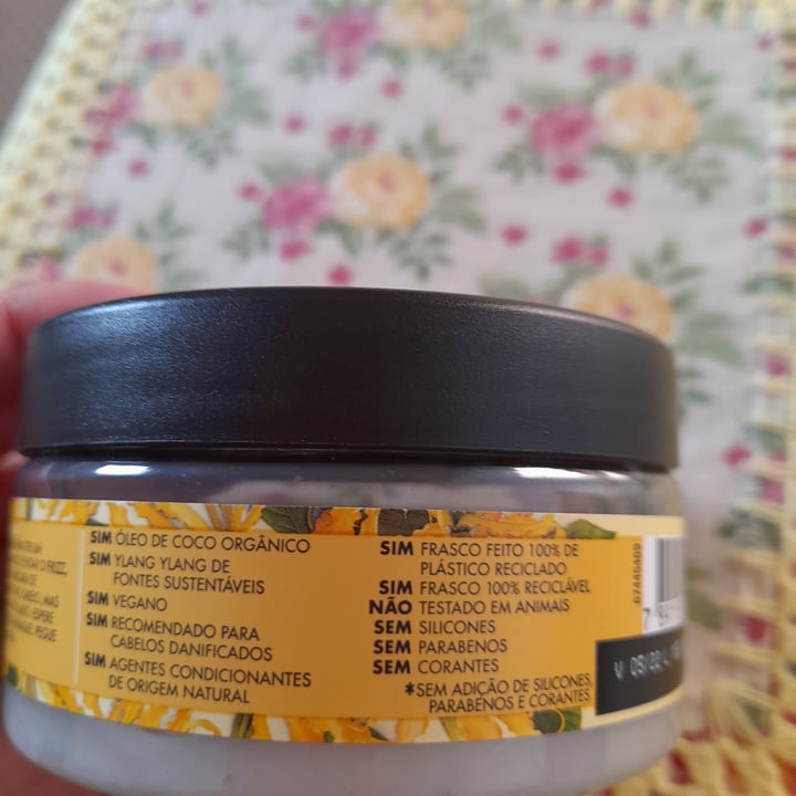 photo of Love Beauty and Planet Máscara de tratamento óleo de coco e ylang ylang shared by @sirleifatima on  24 Apr 2022 - review