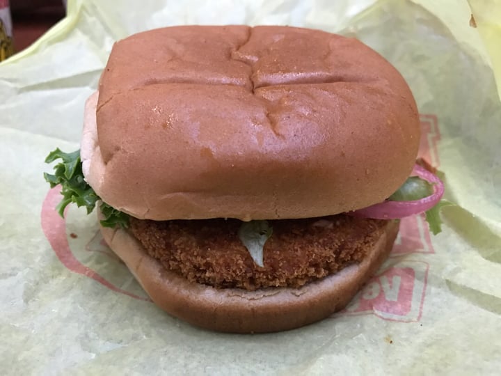 photo of Earth Burger Spicy Chik’n Sandwich shared by @soylentglenn on  14 Oct 2018 - review