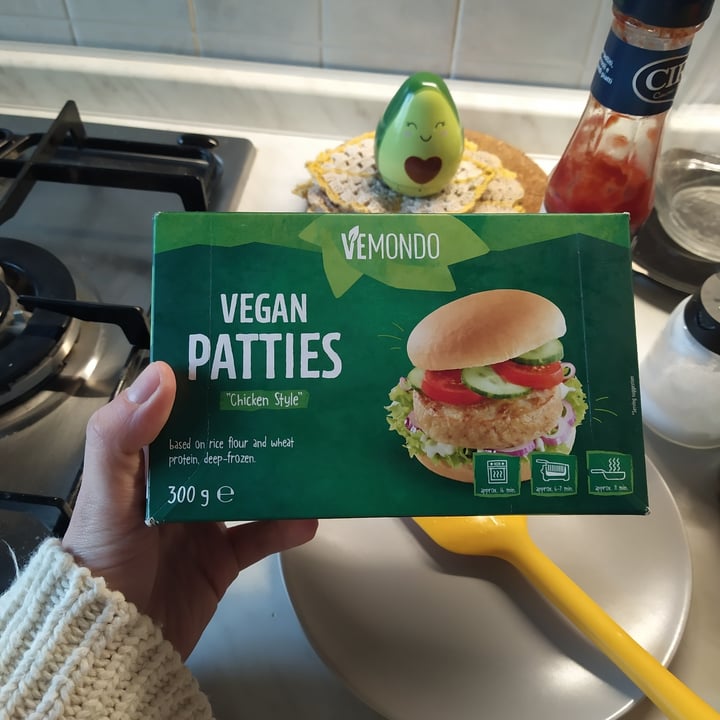 photo of Vemondo Vegan Patties Chicken Style shared by @veganaligure on  10 Apr 2022 - review