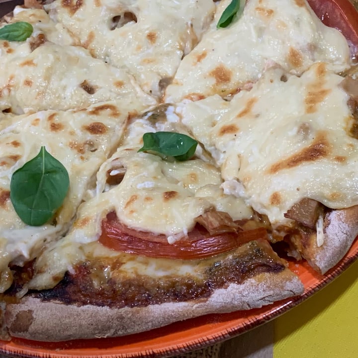 photo of Tenedordelamazonas Pizza Napolitana shared by @naivoncake on  17 May 2021 - review