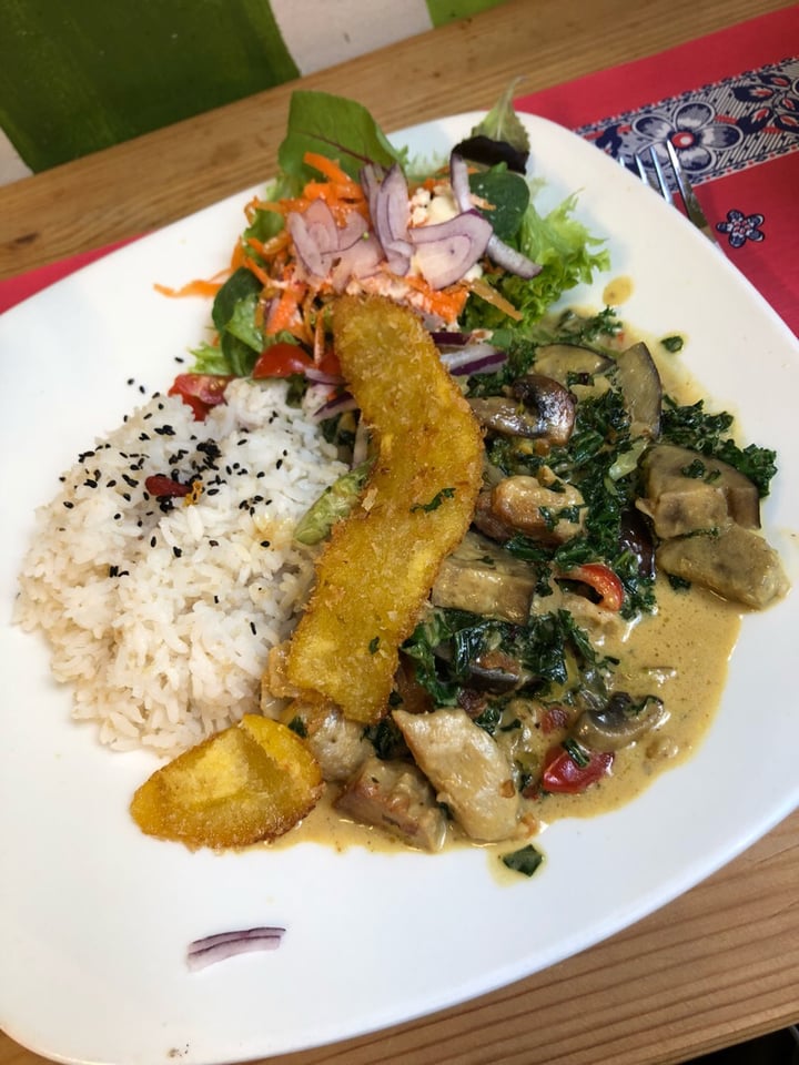 photo of TerraZen Centre Jamaican plate shared by @biapol on  12 May 2019 - review