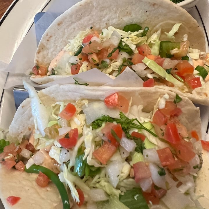 photo of Browns Socialhouse Courtenay Veganized Baja Fish Tacos shared by @veganmika on  08 Jul 2022 - review