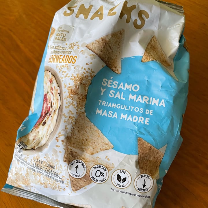 photo of Almadre Triangulitos de masa madre de sesamo y sal marina shared by @caroesti on  21 Jul 2022 - review