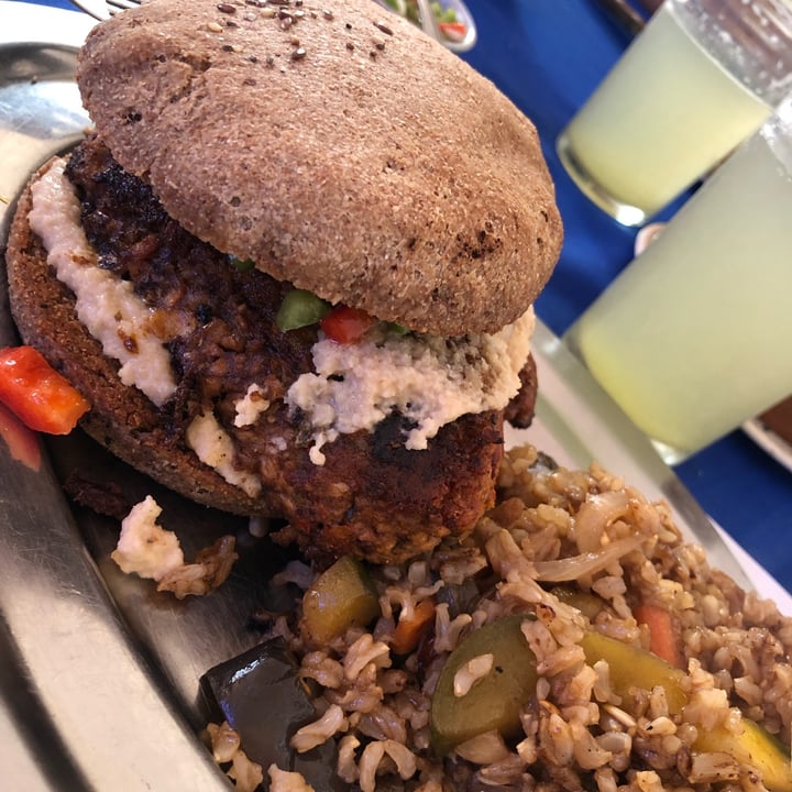 review photo of Veg & Soul Choripan con arroz integral y vegetales al wok shared by @vikialew on 19 Jan 2022 - review