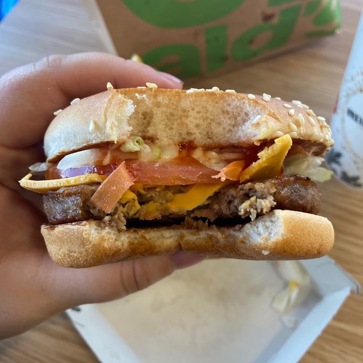 photo of McDonald's McPlant shared by @thediabeticvegan on  07 Jan 2022 - review