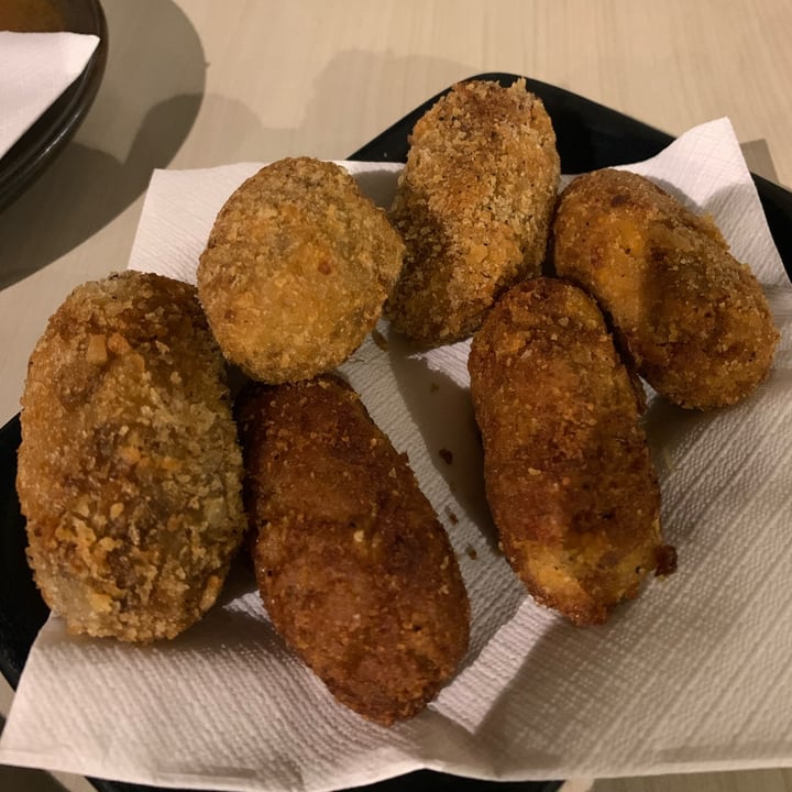review photo of Santa Vegana croquetas shared by @helenpfuertes on 19 Nov 2022 - review