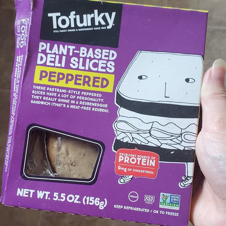 photo of Tofurky Plant-Based Deli Slices Peppered shared by @amandanccarts on  10 Aug 2021 - review