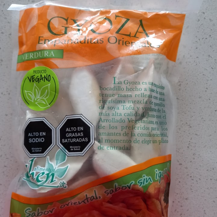 photo of Alimentos Shen Gyozas de Verduras shared by @catalinapia on  16 May 2021 - review