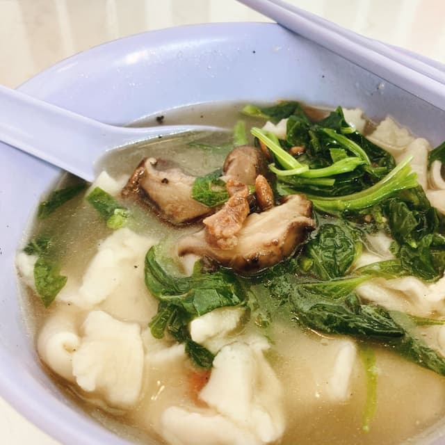 Foto do prato “Mee Hoon Kueh (Soup)”