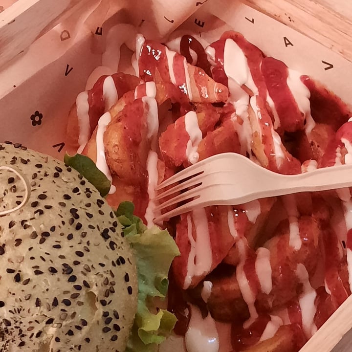 photo of Flower Burger Patatas Buenas shared by @noemissioni on  03 Apr 2022 - review