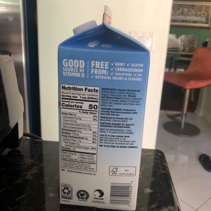 photo of Silk Organic Original Almond milk shared by @merylg4v on  16 Sep 2021 - review
