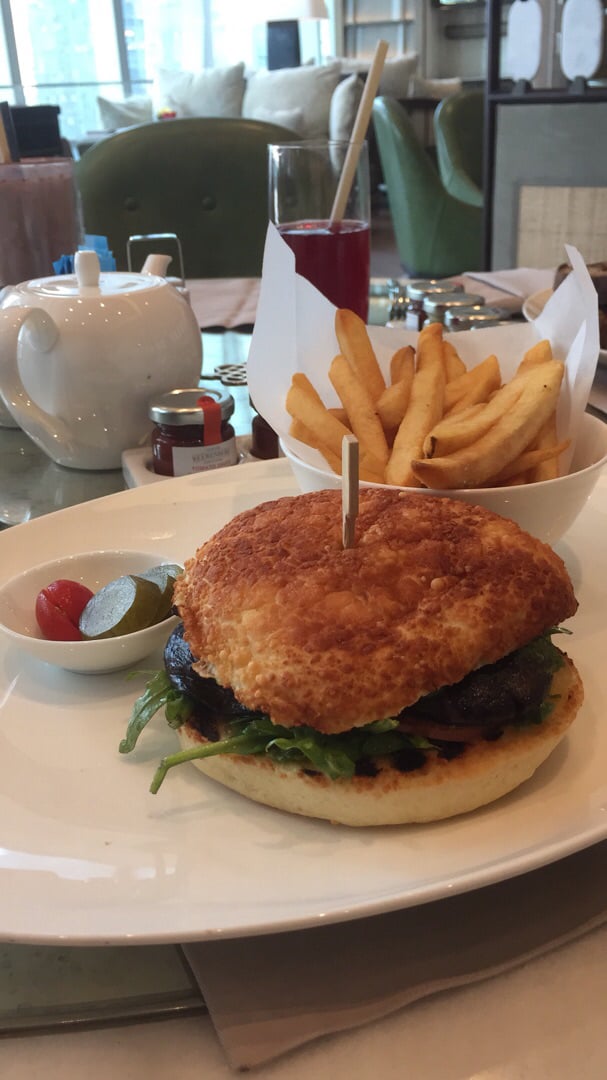 photo of The Lounge at Four Seasons Vegetable Caprese Burger shared by @veggiemerms on  18 Aug 2019 - review