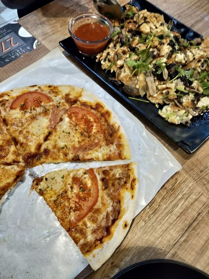 photo of Saute-San Hawaiian Pizza shared by @tintino on  23 Sep 2019 - review