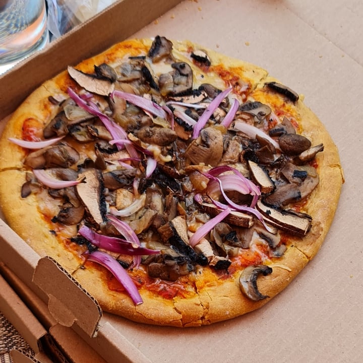 photo of Capricho sin culpa Pizza De Hongos shared by @rams02 on  09 Jun 2021 - review