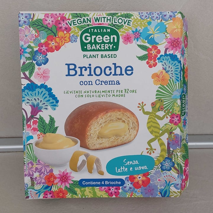 review photo of italian green bakery Brioche con crema shared by @valemnt on 19 Nov 2022 - review