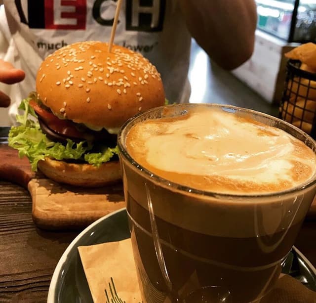 Foto do prato “Beef-less Pattie ‘Noble’ Burger”