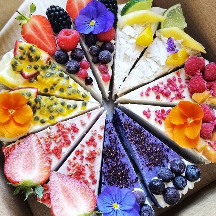 review photo of Kind Kitchen Raw Vegan Cheesecake shared by @ameliebenjelloun on 26 Sep 2022 - review