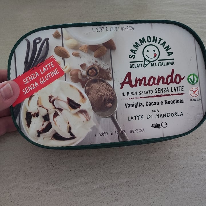 review photo of Sammontana Amando Sammontana gelato Vaniglia Cacao Nocciola shared by @mocadema on 04 Jun 2022 - review