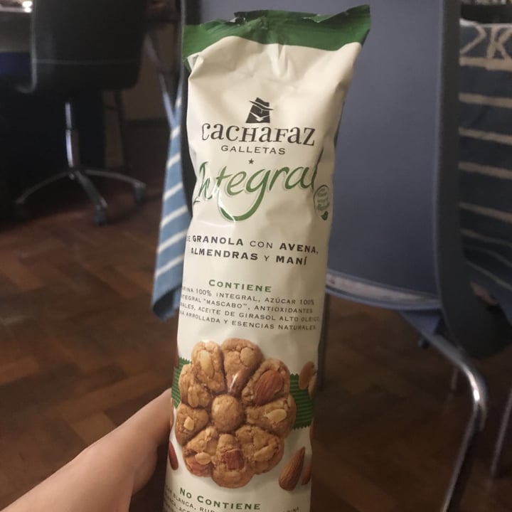 review photo of Cachafaz Galletas Integral de Granola con Avena, Almendra y Mani shared by @gingerveg on 25 May 2021 - review