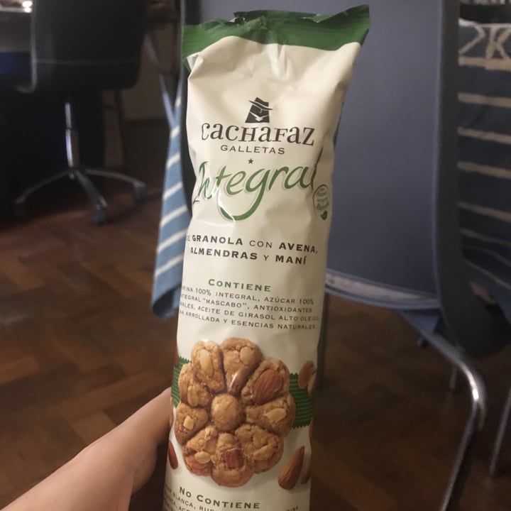 photo of Cachafaz Galletas Integral de Granola con Avena, Almendra y Mani shared by @gingerveg on  25 May 2021 - review