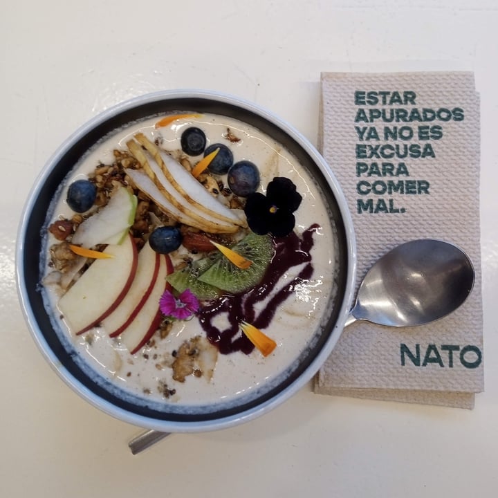 photo of Nato Comé Real Yogurt de cajú con miel de mascabo, salsa de frutos rojos, granola y frutas de temporada shared by @ale1296 on  26 May 2022 - review