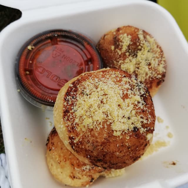 Photo of the dish “garlic knots”