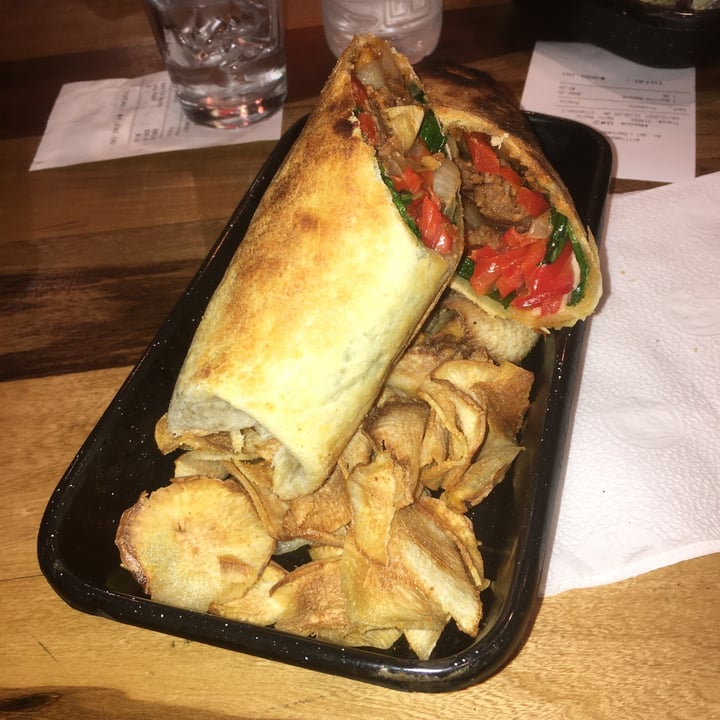 photo of Williamsburg Beyond meat burrito shared by @lorayne26 on  23 Dec 2021 - review
