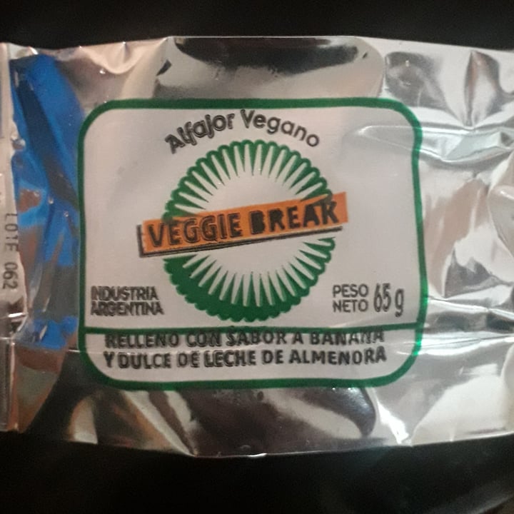 photo of Veggie Break Alfajor Vegano Relleno con sabor a Banana Y Dulce de Almendra shared by @rochyalmendra on  08 Aug 2021 - review